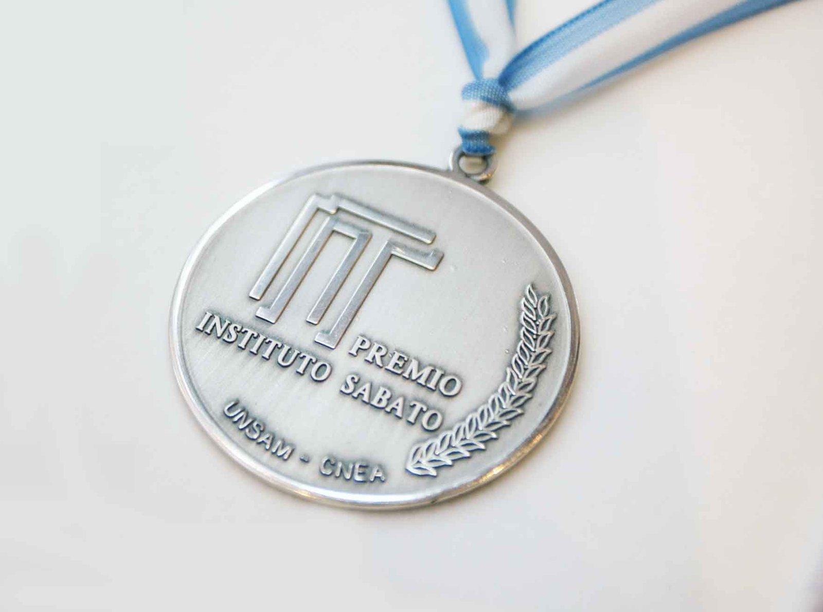 INSCRIPCIÓN ABIERTA AL PREMIO «INSTITUTO SABATO» (2024-2026)